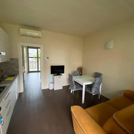 Strategico E Comodo: Bovisa Apartment Milan